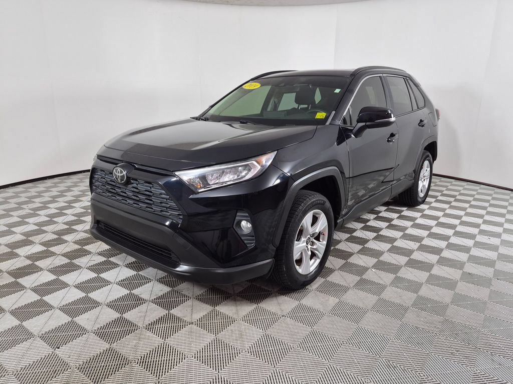 Used 2019 Toyota RAV4 XLE w/ Carpet Mat Package AWD/4WD image 7