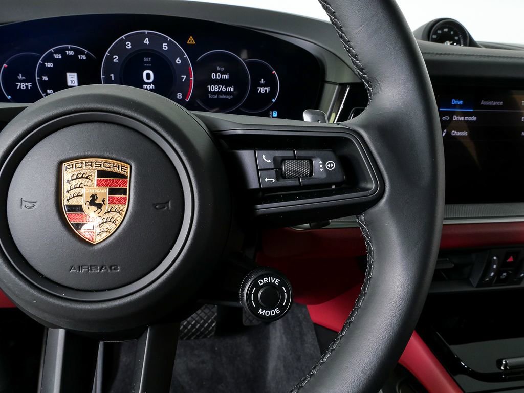 Certified 2024 Porsche Cayenne AWD/4WD image 11