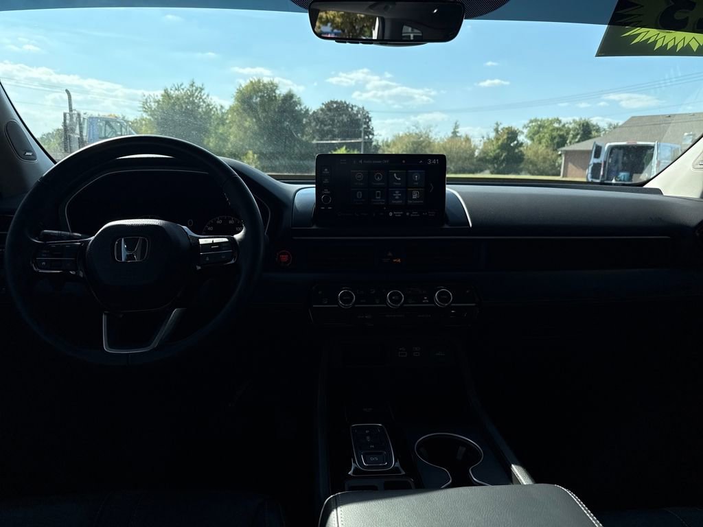 Used 2023 Honda Pilot Touring image 15