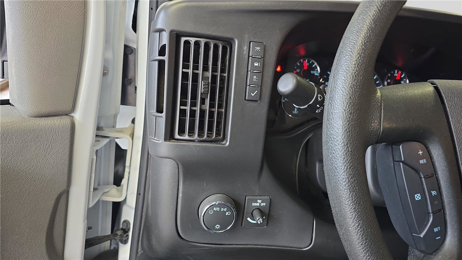 Used 2024 GMC Savana 2500 w/ Driver Convenience Package image 24