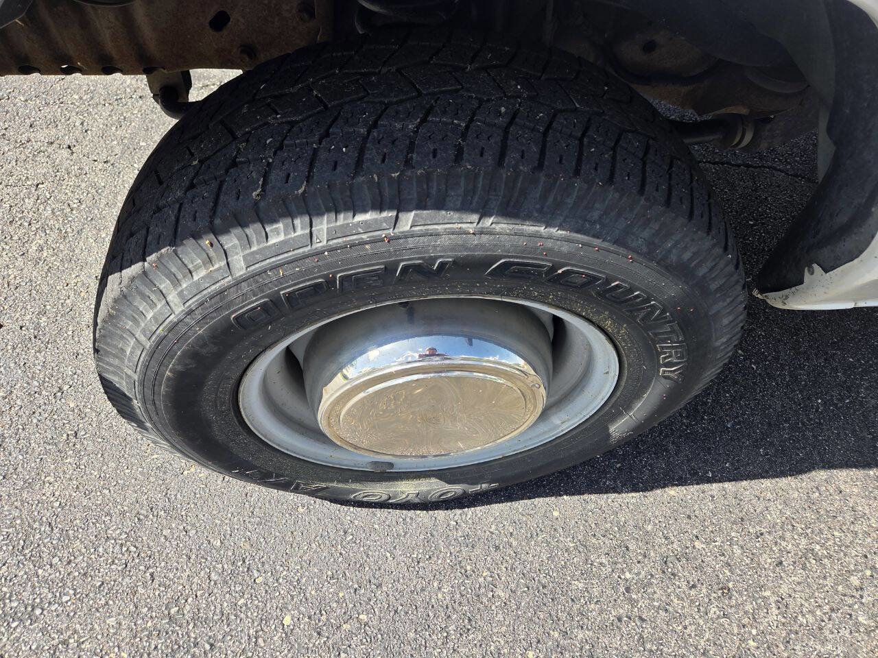 Used 2001 Ford E-250 and Econoline 250 RWD image 12