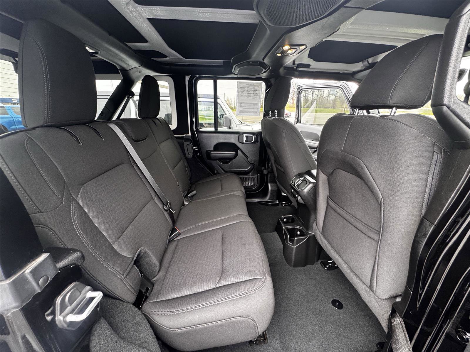 Used 2022 Jeep Wrangler Unlimited Sport AWD/4WD image 8
