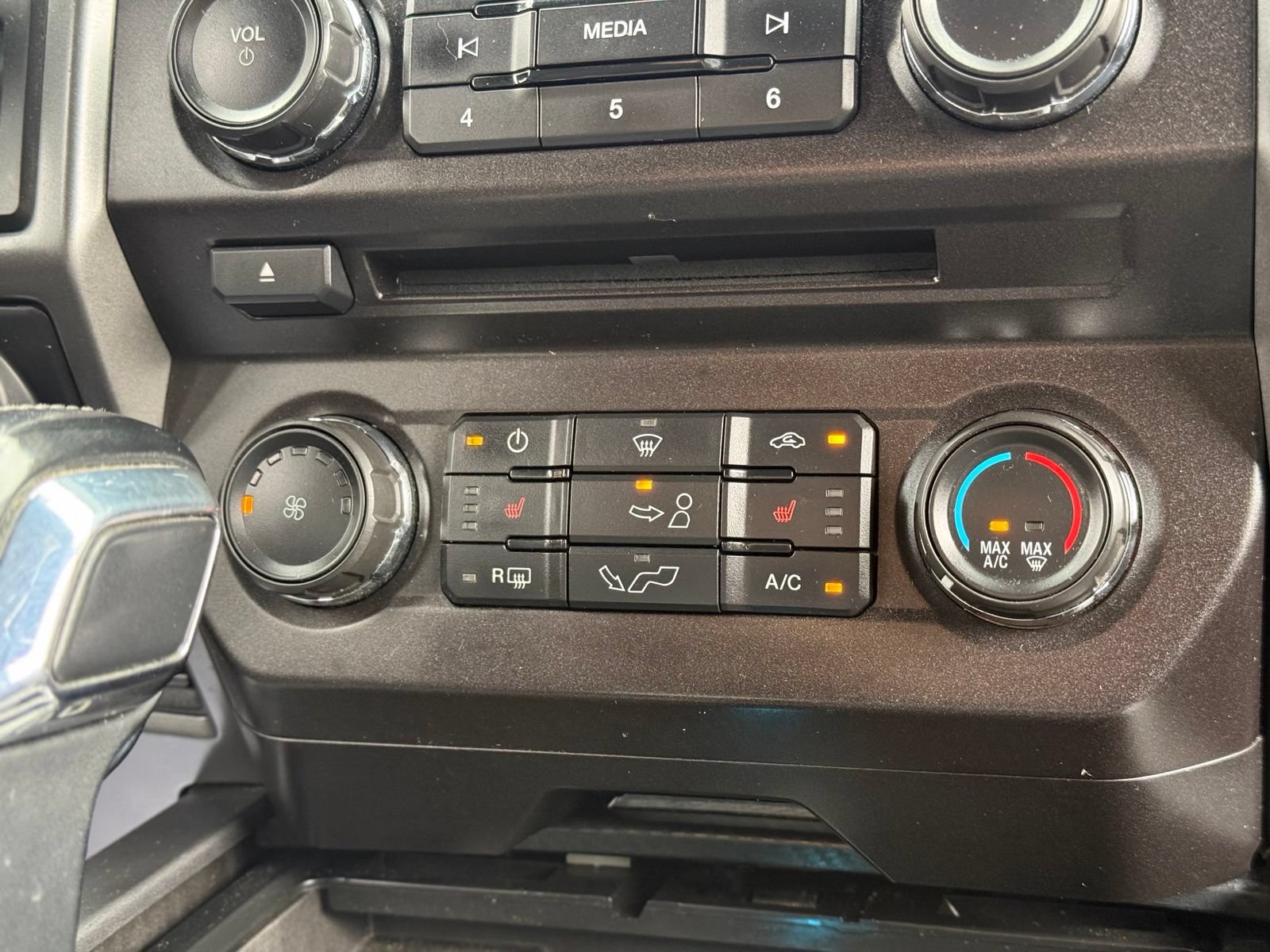 Used 2018 Ford F150 XLT w/ Equipment Group 302A Luxury AWD/4WD image 20