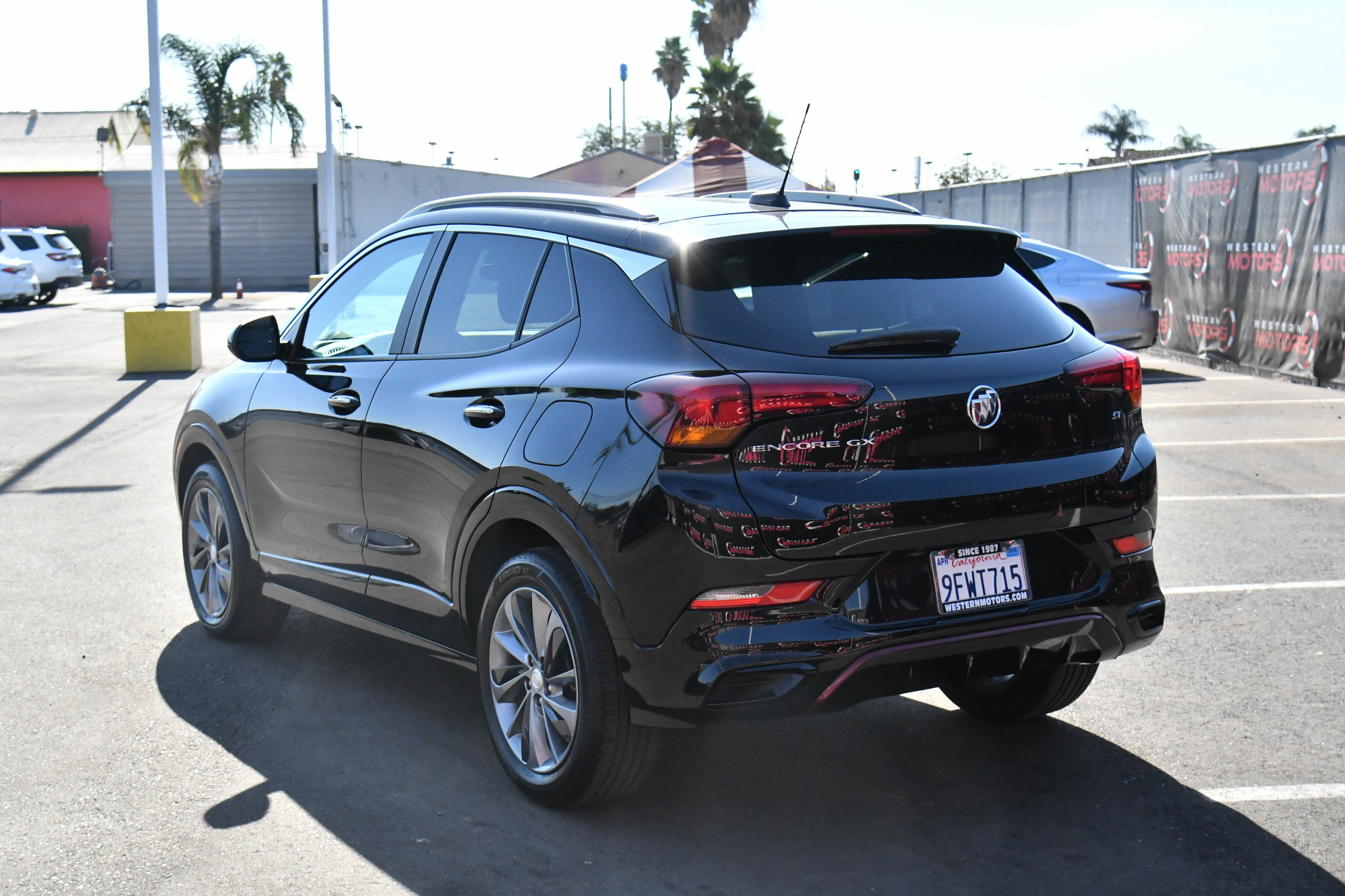 Used 2023 Buick Encore GX Select w/ Sport Touring Package image 6
