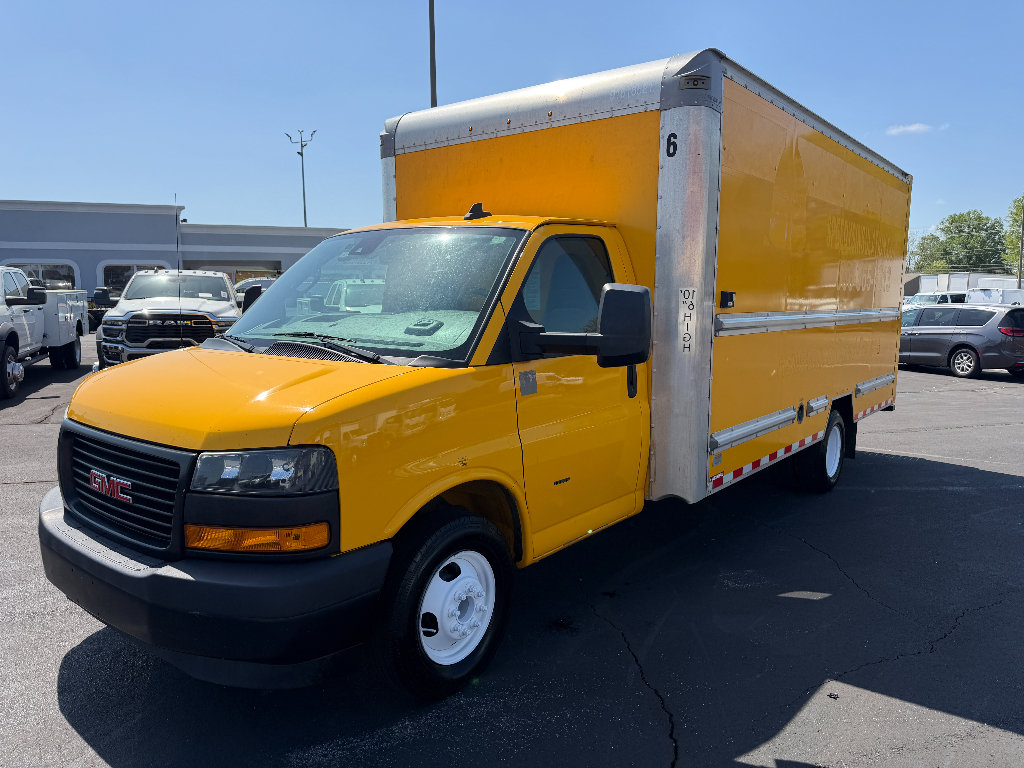Used 2020 GMC Savana 3500 Extended w/ Driver Convenience Package RWD image 4