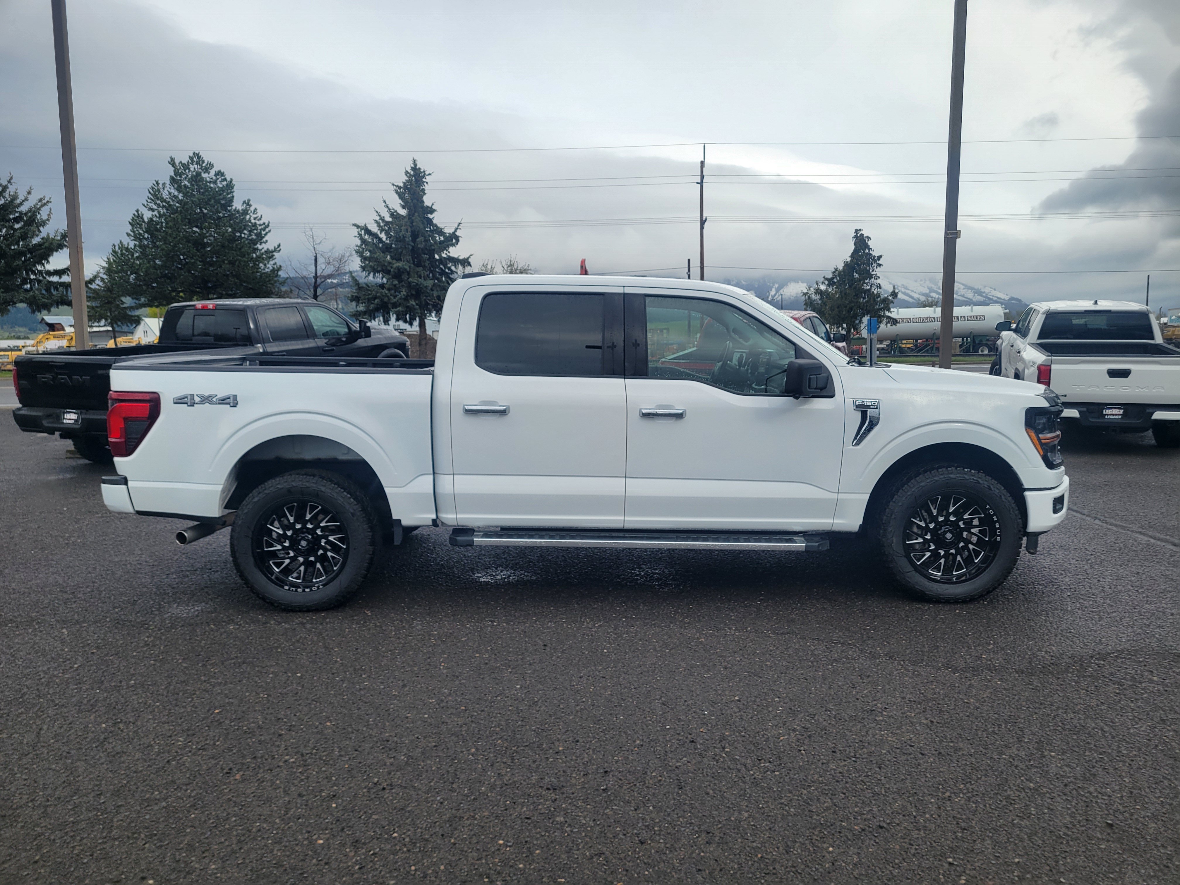 Used 2024 Ford F150 XLT w/ Tow/Haul Package AWD/4WD image 4