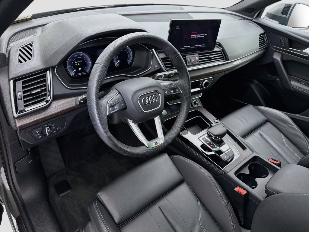 Certified 2025 Audi Q5 e Premium Plus w/ Premium Plus Package AWD/4WD image 9