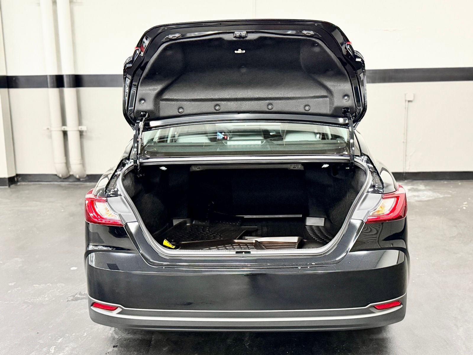 Used 2026 Toyota Camry LE image 15