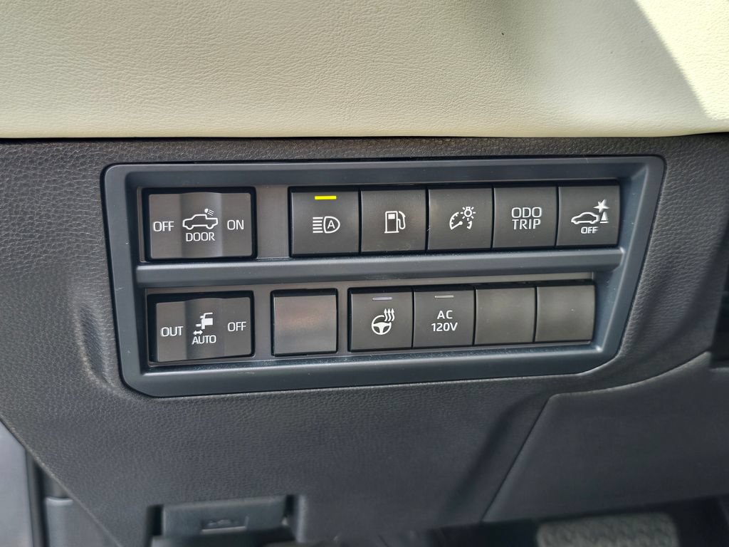 Used 2025 Toyota Tundra Capstone AWD/4WD image 23