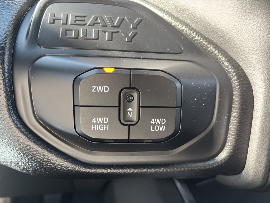 Used 2025 RAM 3500 Laramie AWD/4WD image 34