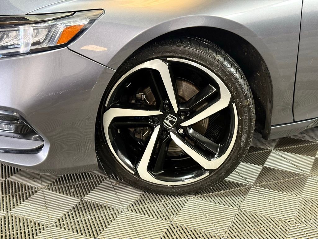 Used 2018 Honda Accord Sport image 2