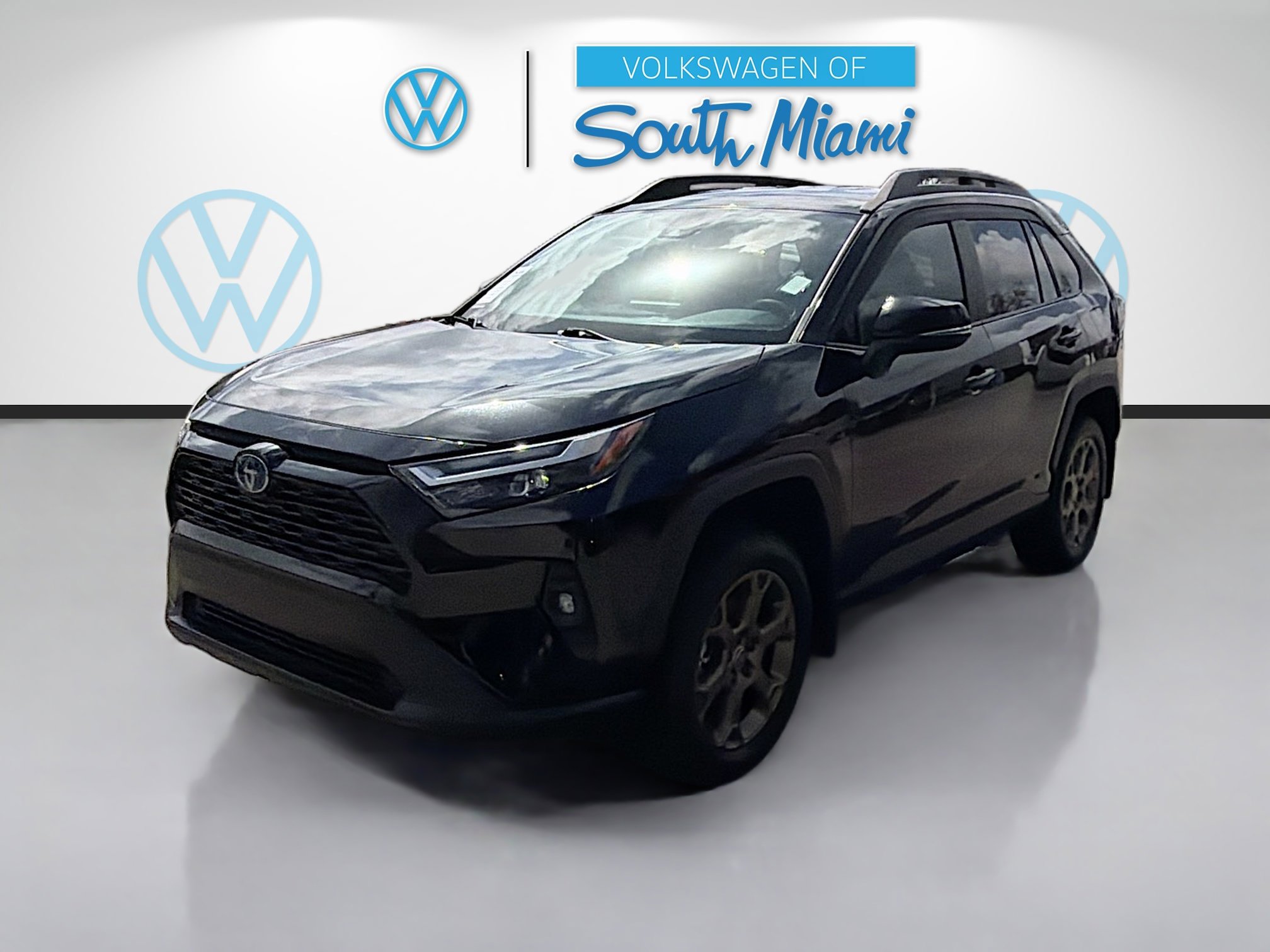 Used 2023 Toyota RAV4 Hybrid Woodland image 3