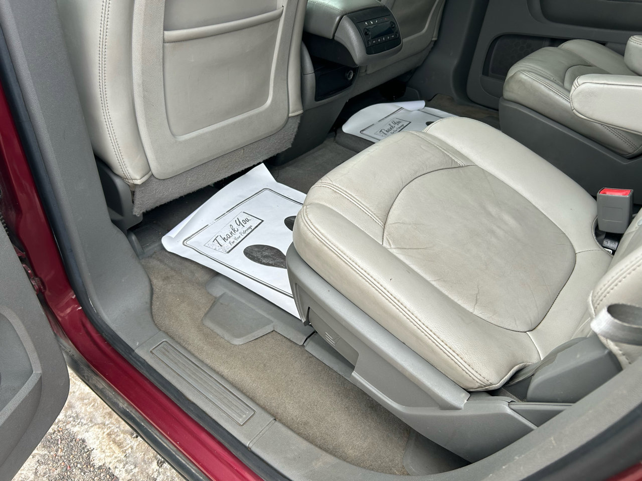 Used 2010 Chevrolet Traverse LT w/ Personal Connectivity Package image 9