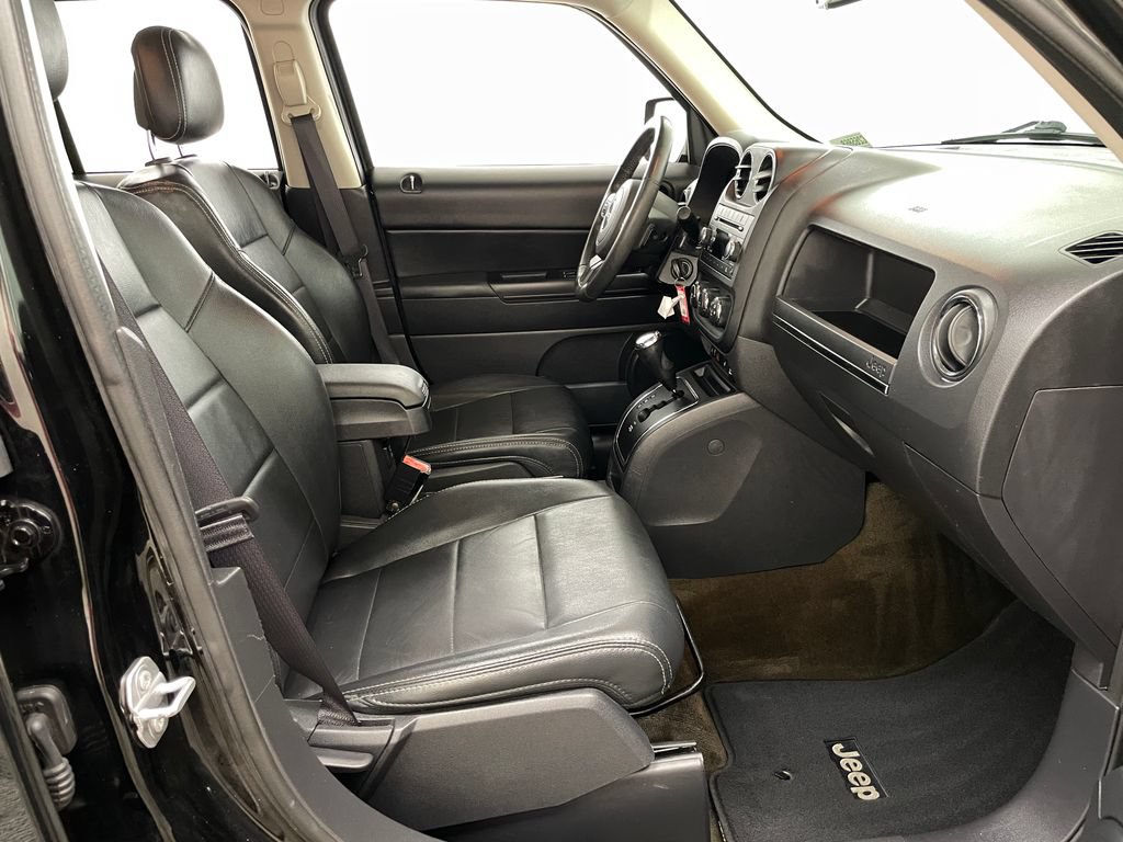 Used 2017 Jeep Patriot High Altitude AWD/4WD image 31