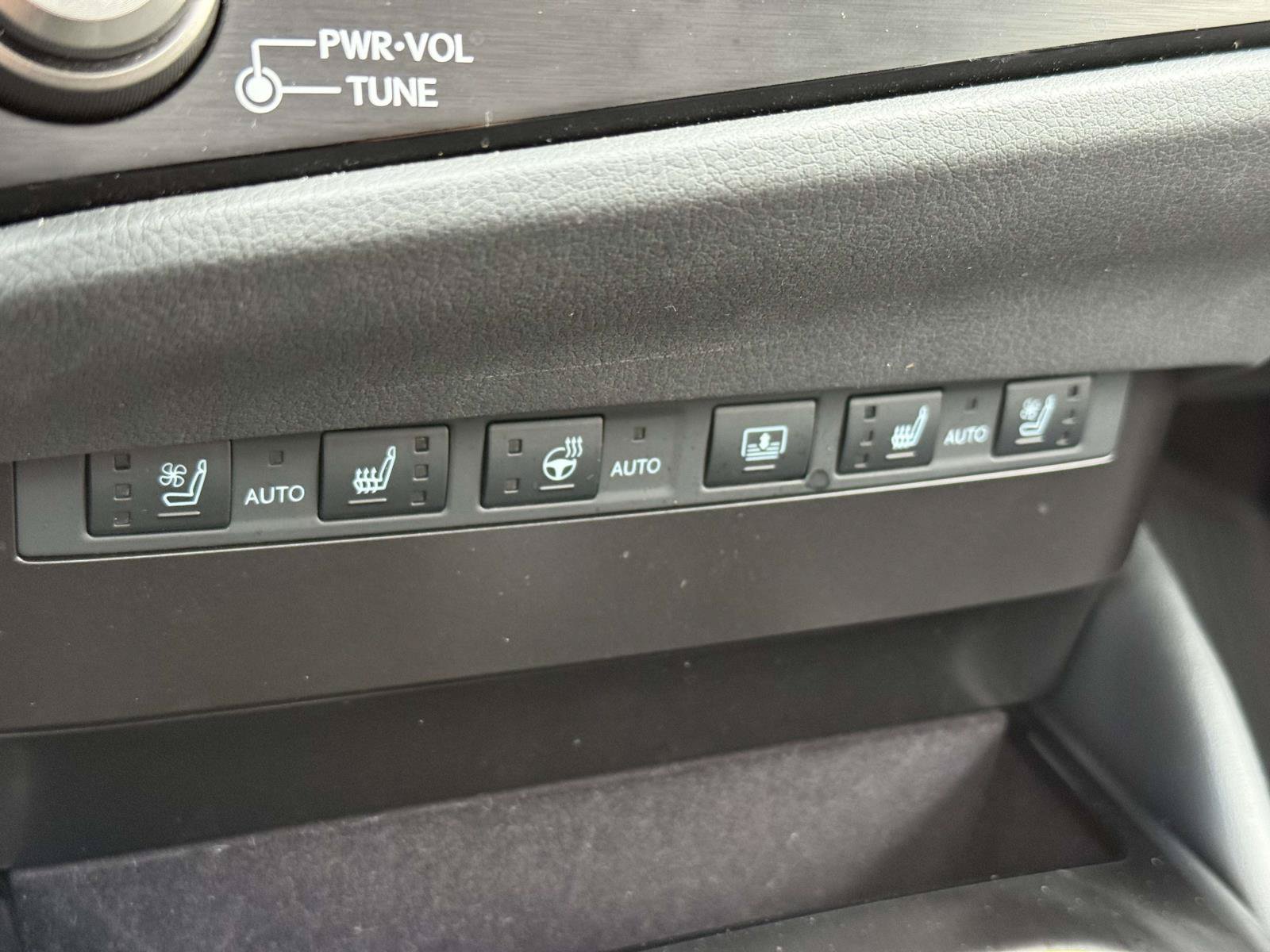 Used 2024 Lexus ES 350 Ultra Luxury w/ Accessory Package (Z2) FWD image 25