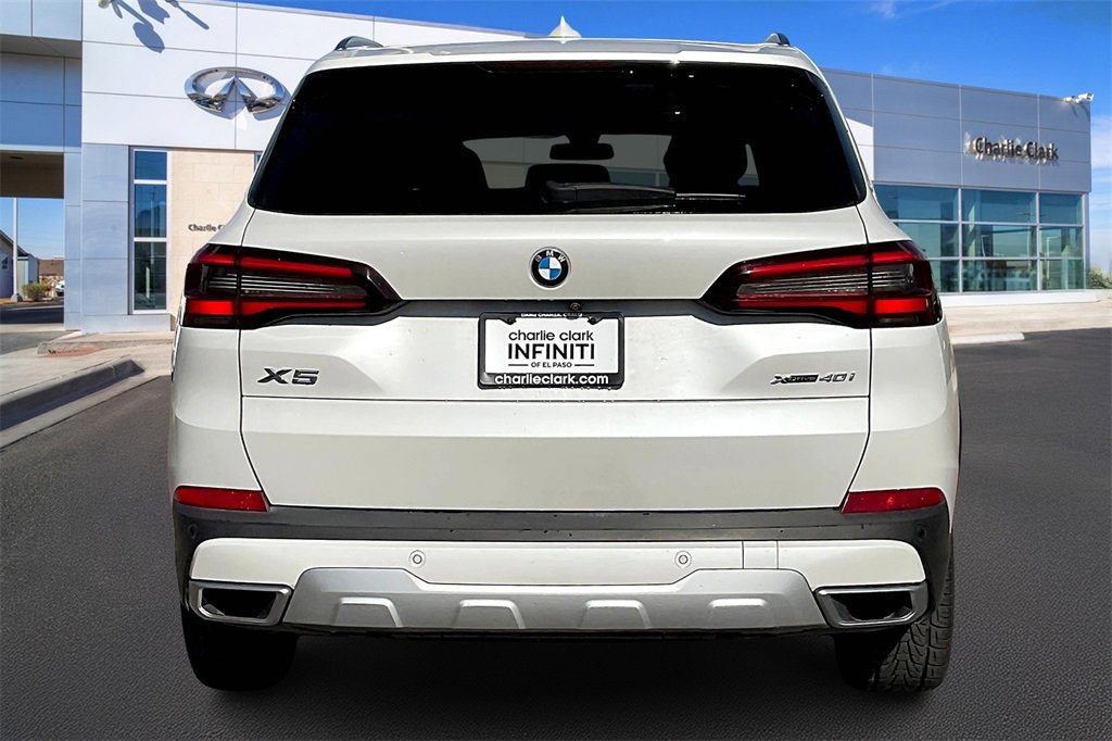 Used 2022 BMW X5 xDrive40i w/ Premium Package image 4