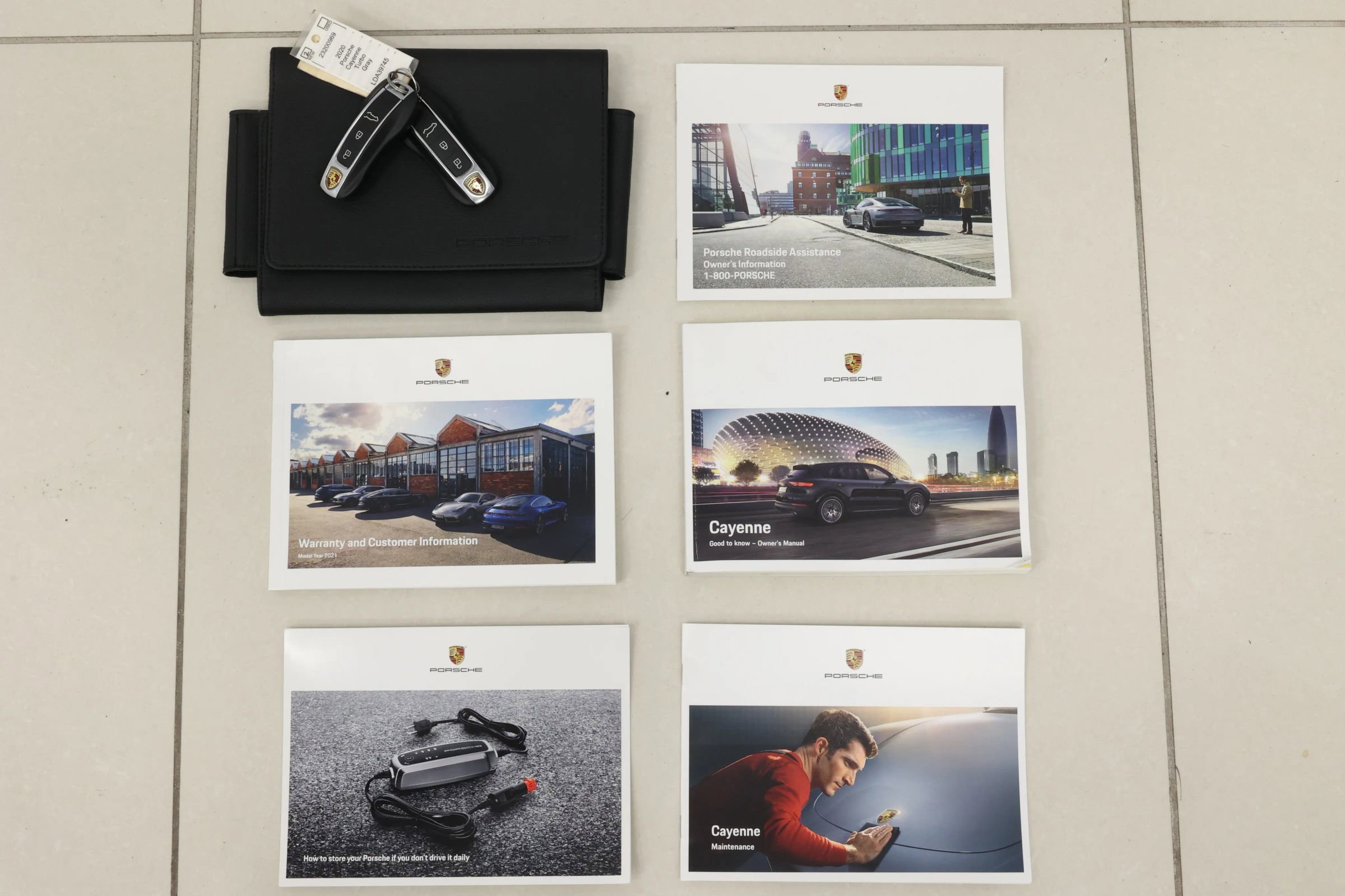 Used 2020 Porsche Cayenne Turbo image 5