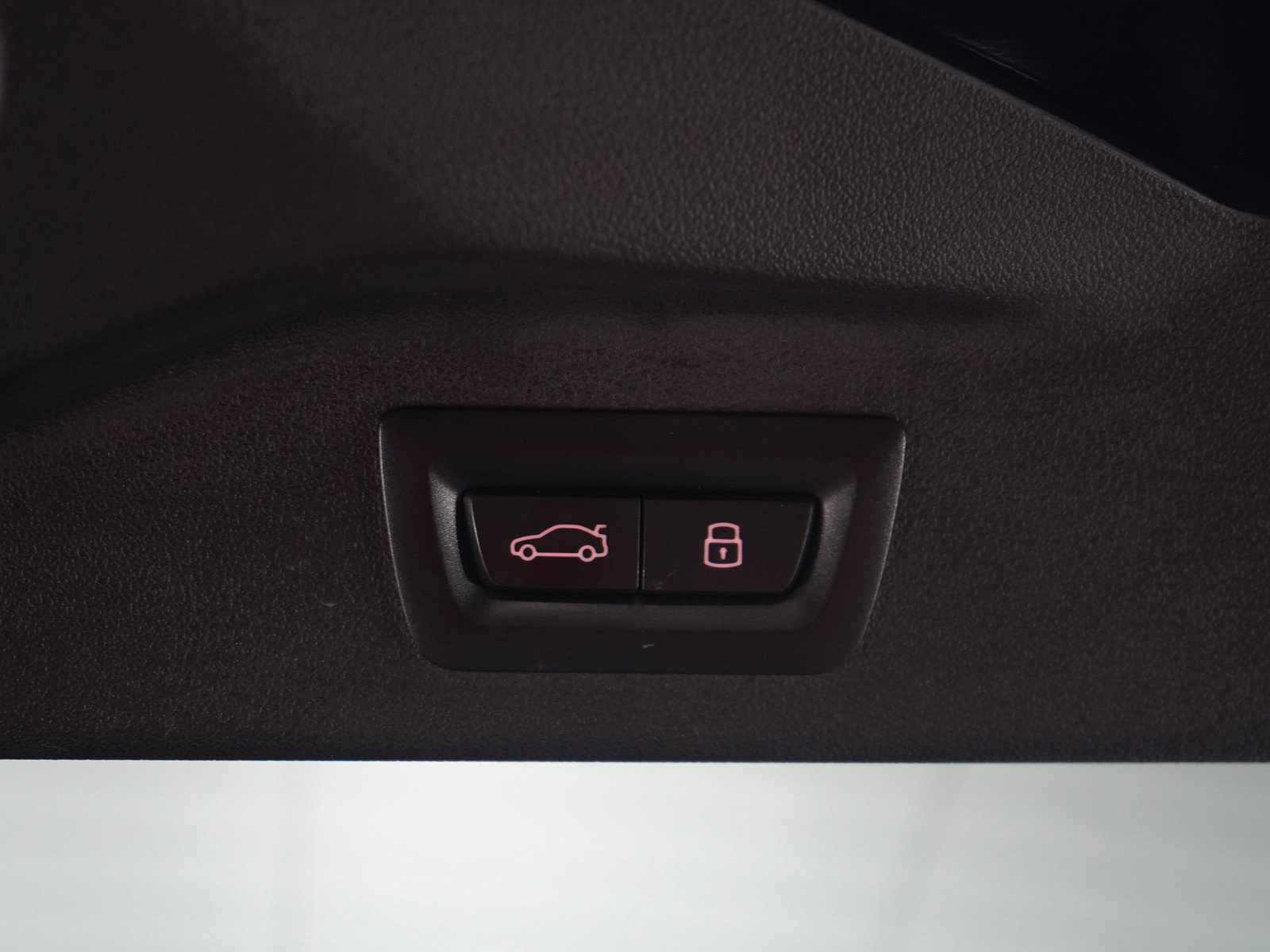 Used 2024 BMW X7 M60i w/ Climate Comfort Package image 20