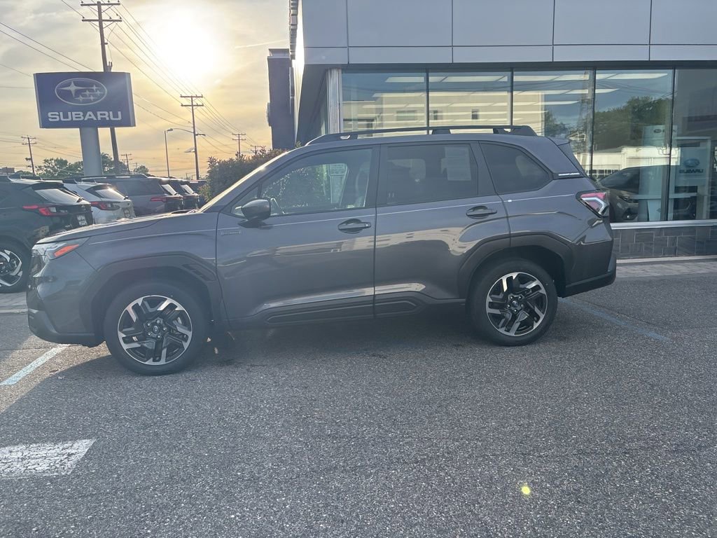 Used 2025 Subaru Forester Premium AWD/4WD image 10