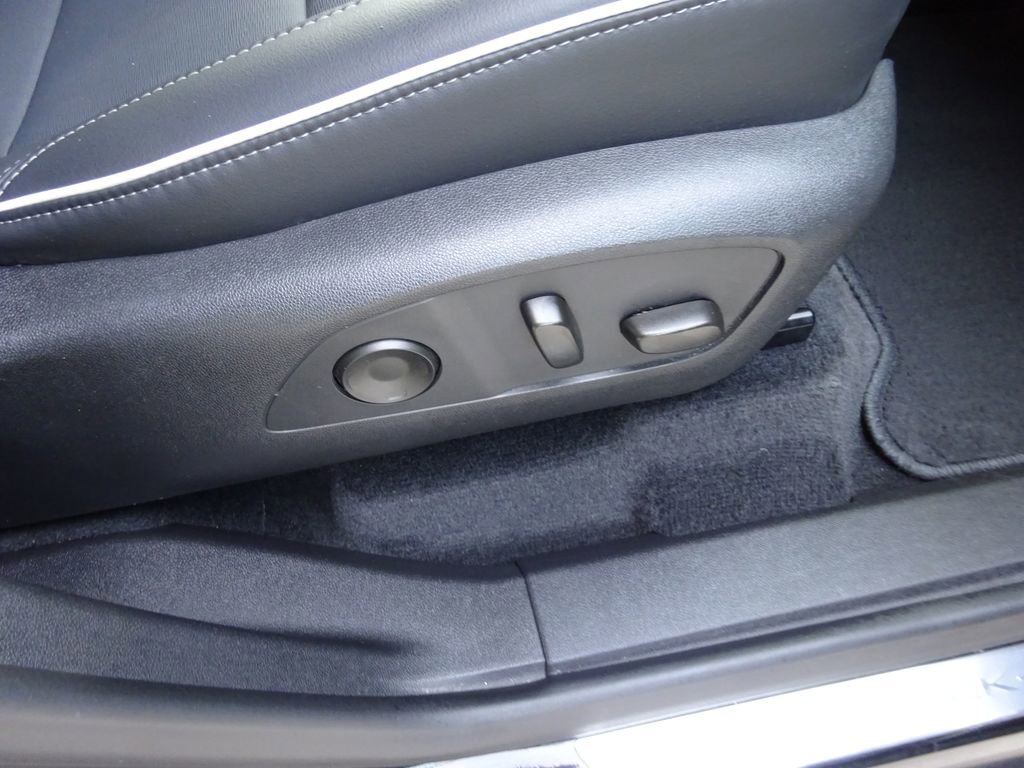 Certified 2025 Buick Enclave Preferred AWD/4WD image 34