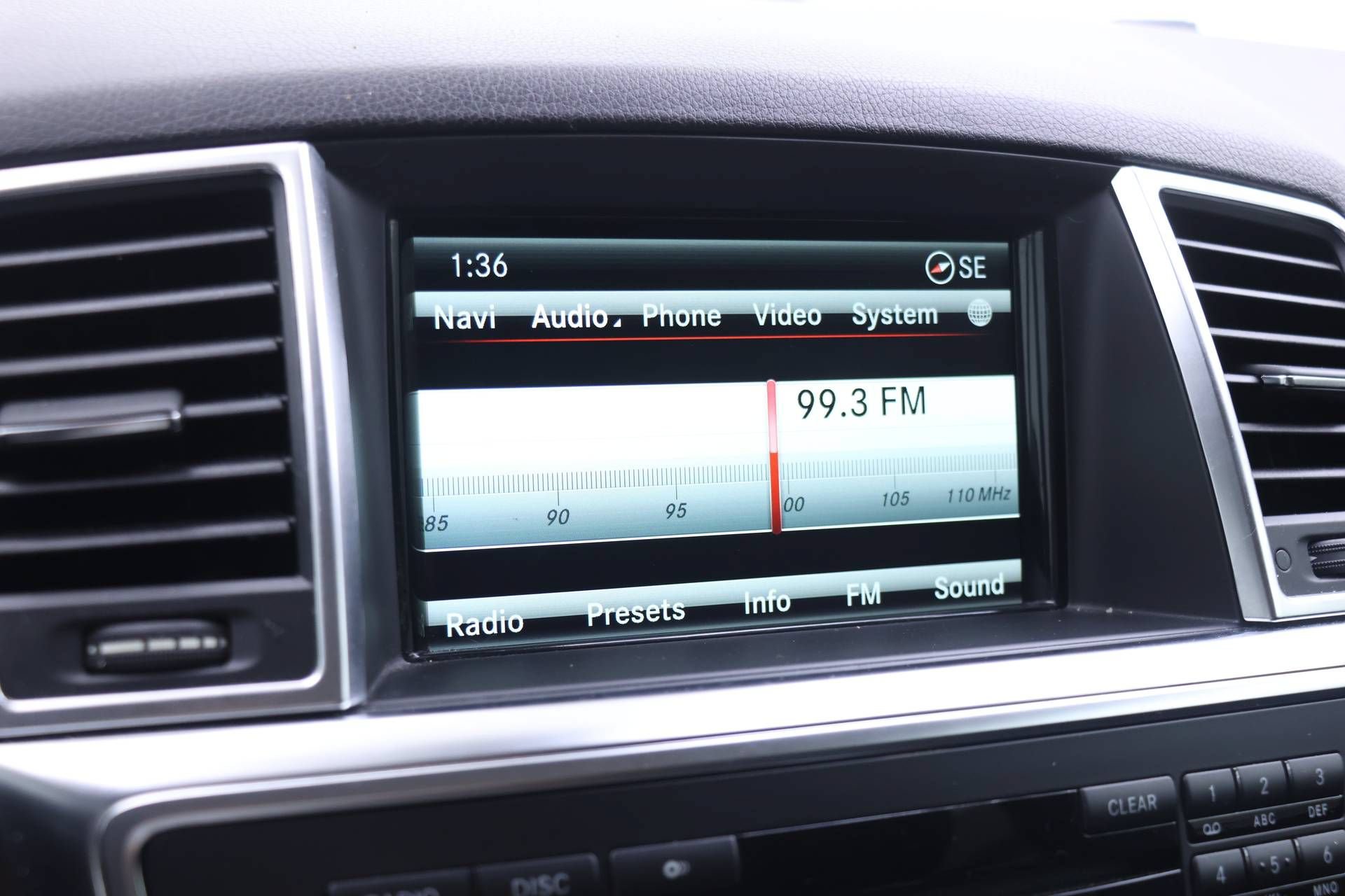 Used 2014 Mercedes-Benz ML 350 BlueTEC 4MATIC image 7