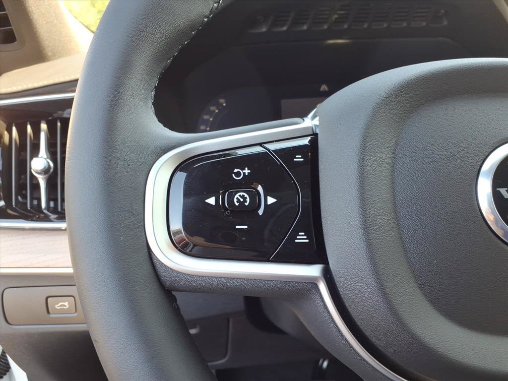 New 2026 Volvo XC90 B6 Plus w/ Protection Package Premier AWD/4WD image 24