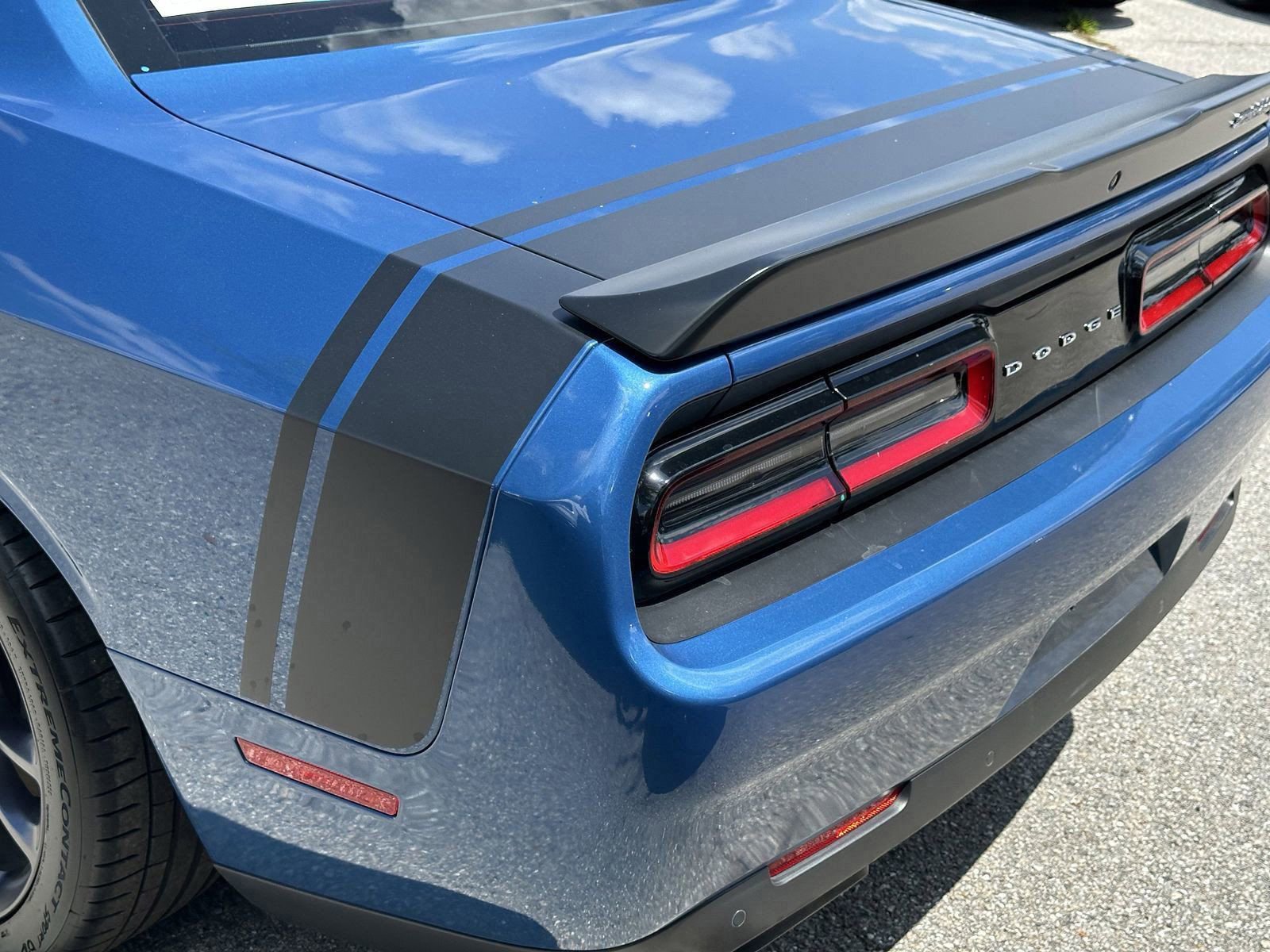 Used 2023 Dodge Challenger R/T Scat Pack w/ Scat Pack Stripe RWD image 8