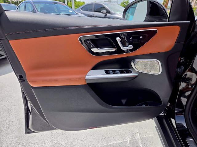 Used 2023 Mercedes-Benz GLC 300 image 32