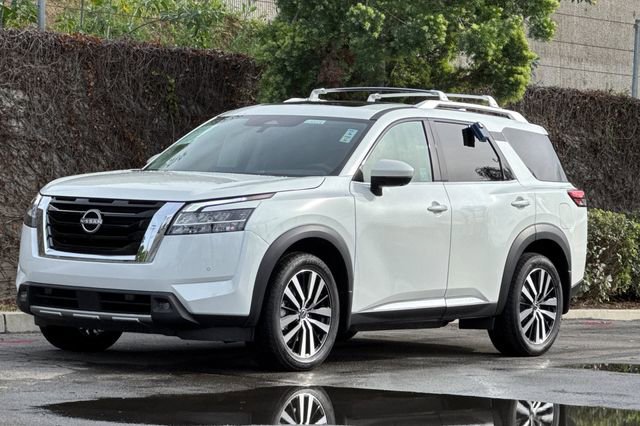 Used 2023 Nissan Pathfinder Platinum AWD/4WD image 8