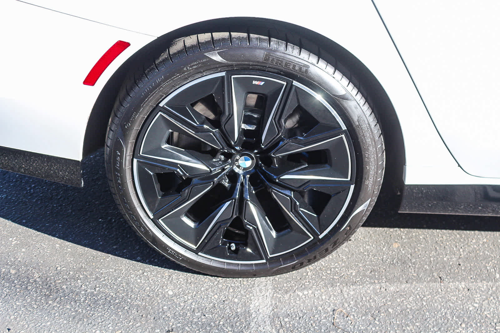 Used 2025 BMW 740i 740i w/ Premium Package image 7