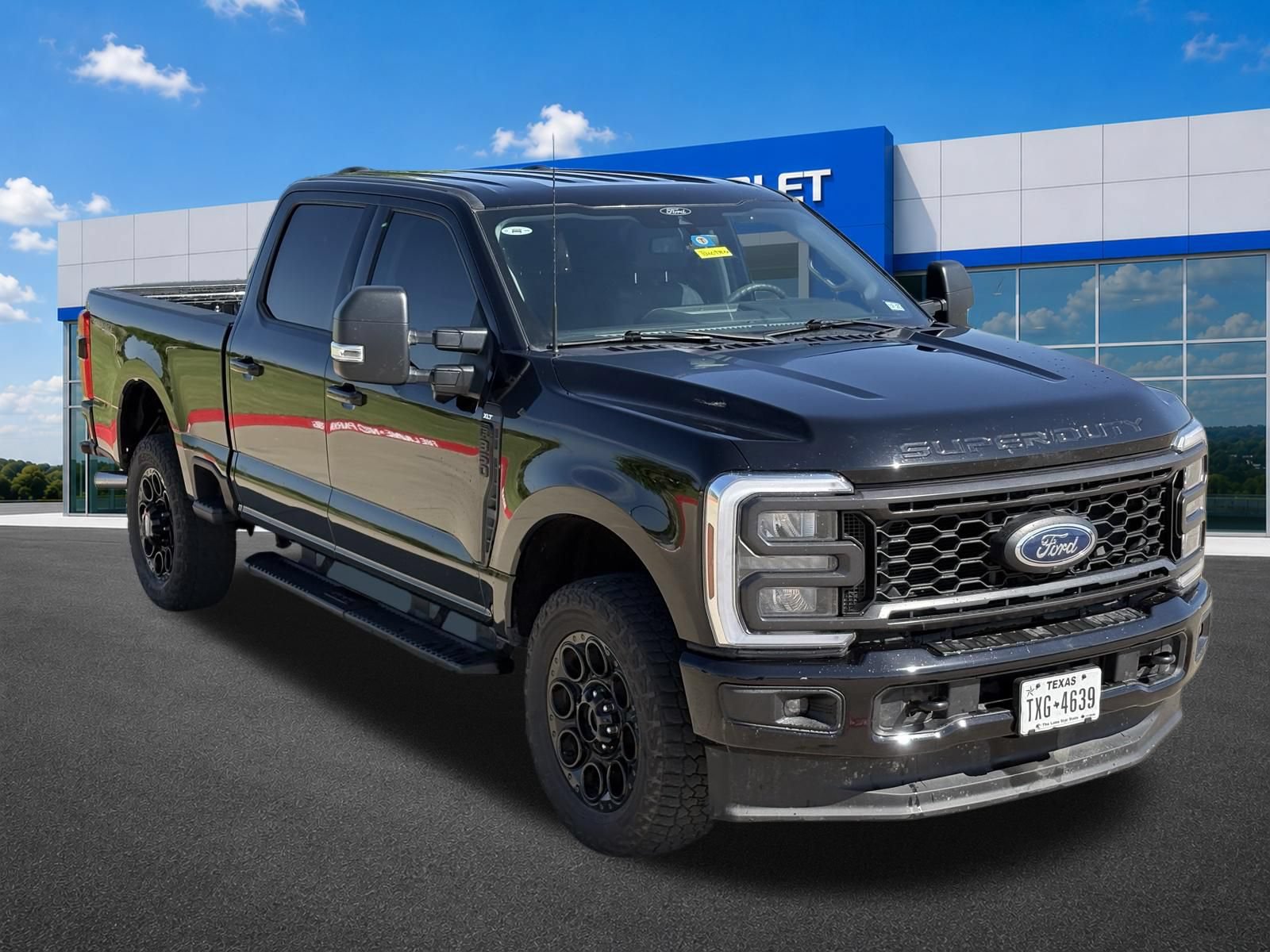 Used 2024 Ford F350 XLT w/ XLT Premium Package AWD/4WD image 14