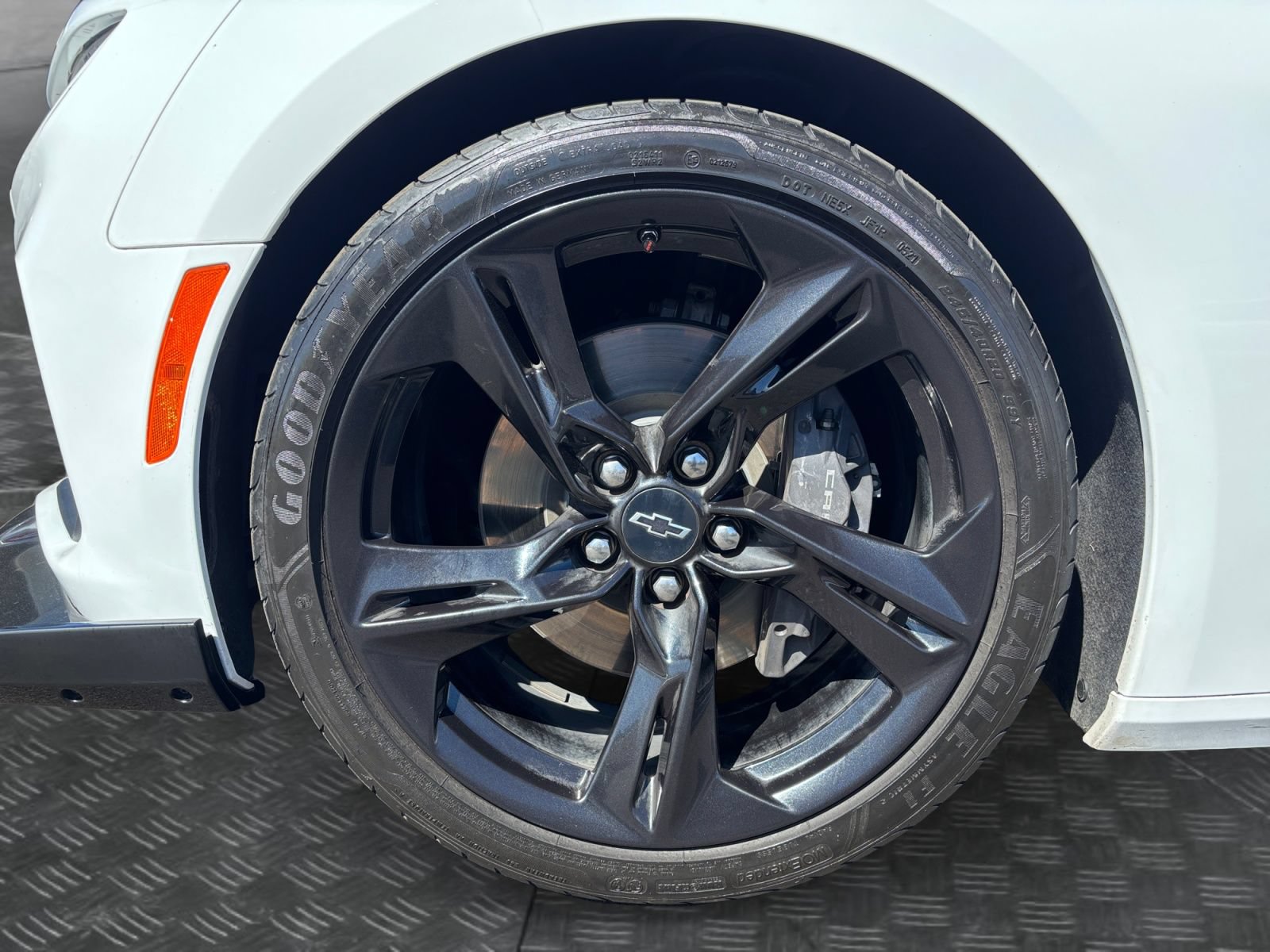 Used 2020 Chevrolet Camaro SS RWD image 9
