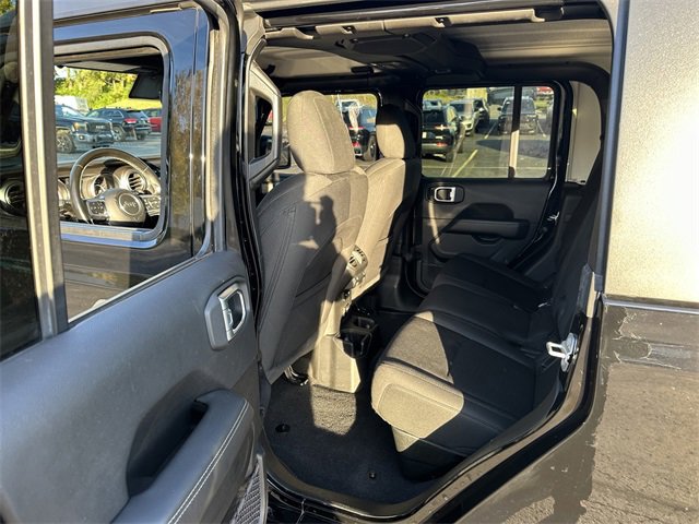 Used 2020 Jeep Gladiator Overland image 11