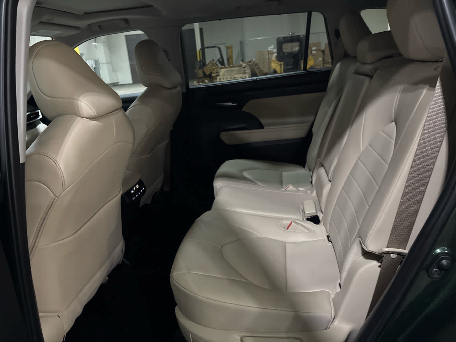 Certified 2025 Toyota Highlander XLE AWD/4WD image 8