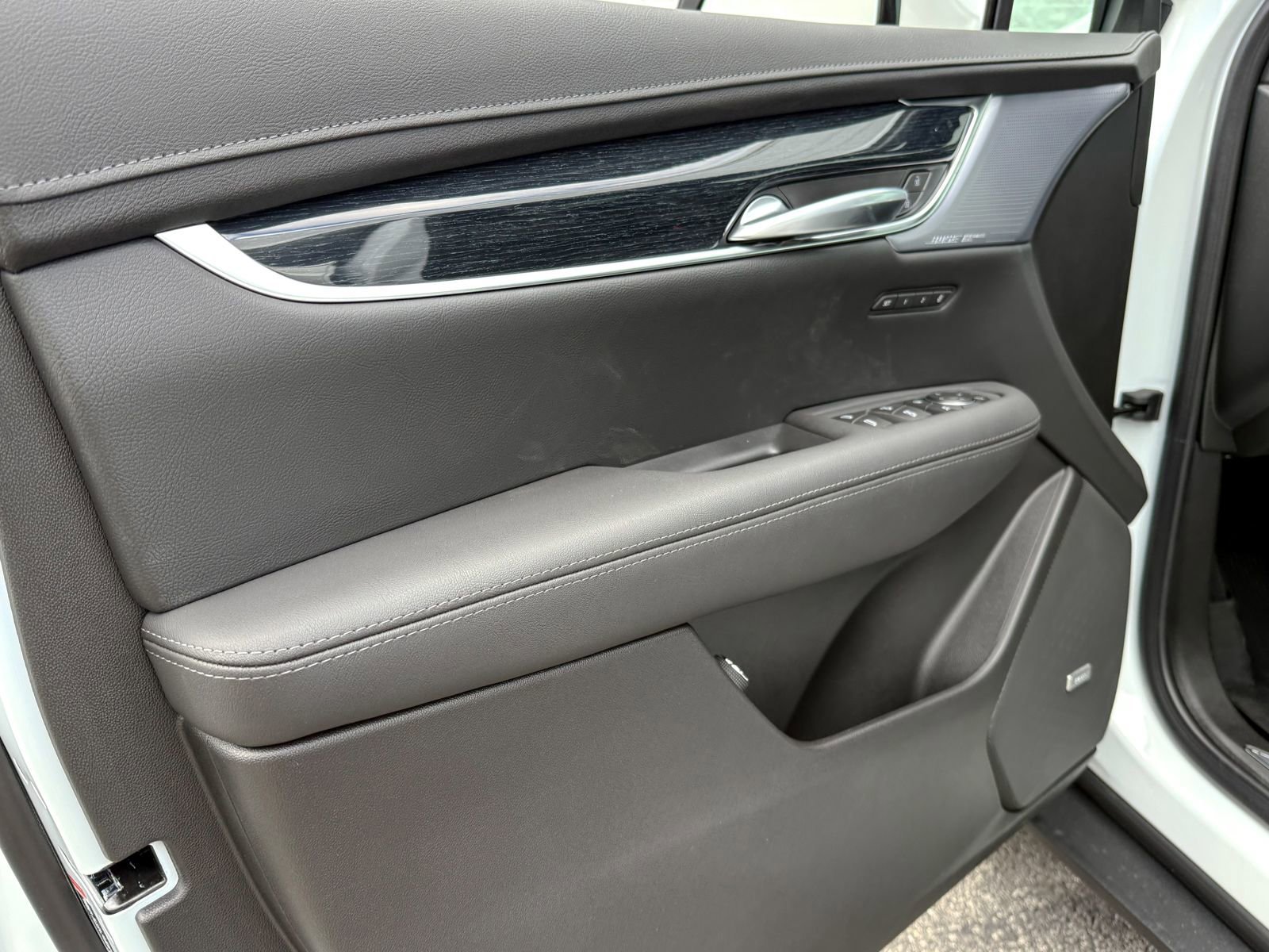 New 2025 Cadillac XT5 Premium Luxury w/ LPO, Floor Liner Package image 14
