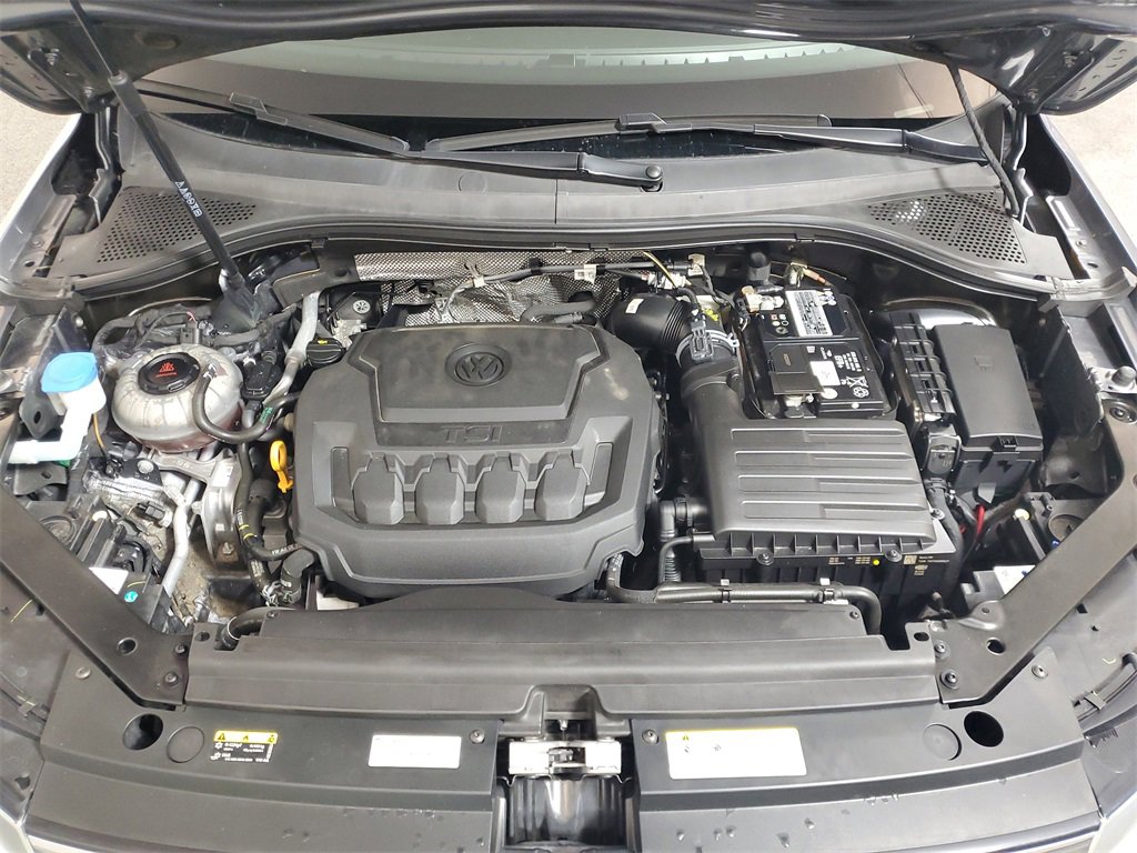 Used 2023 Volkswagen Tiguan SE R-Line image 10