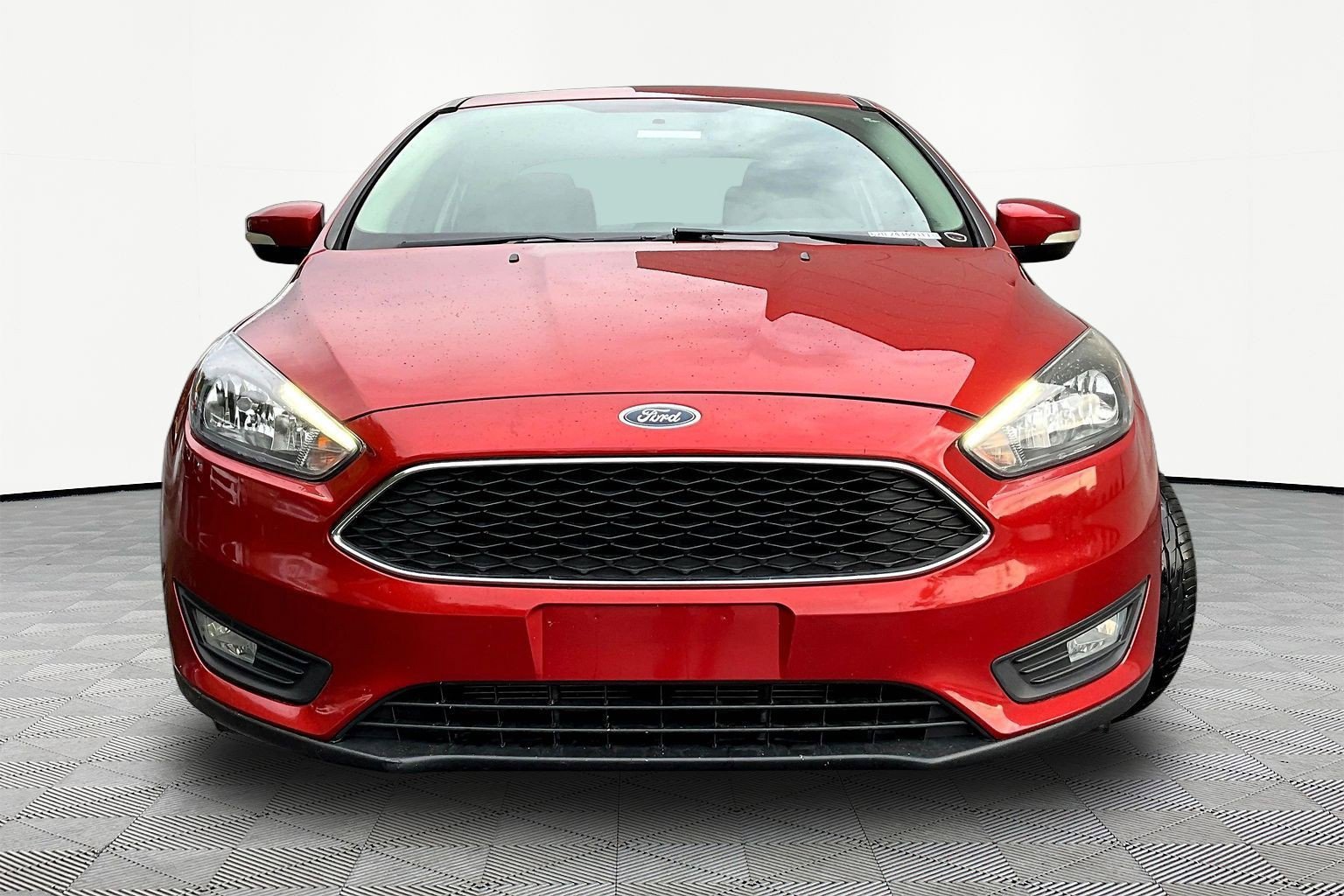 Used 2018 Ford Focus SEL FWD image 2