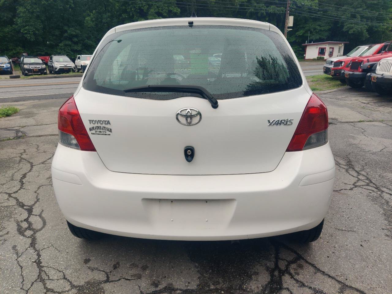 Used 2011 Toyota Yaris 4-Door Hatchback w/ PWR Pkg w/Steel Wheels FWD image 4