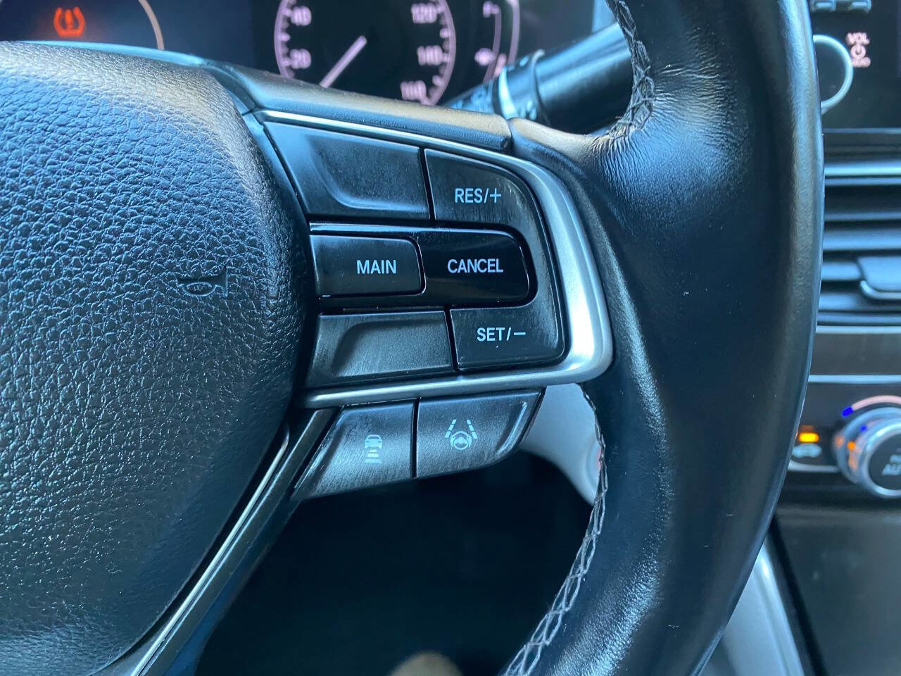 Used 2018 Honda Accord EX-L image 18