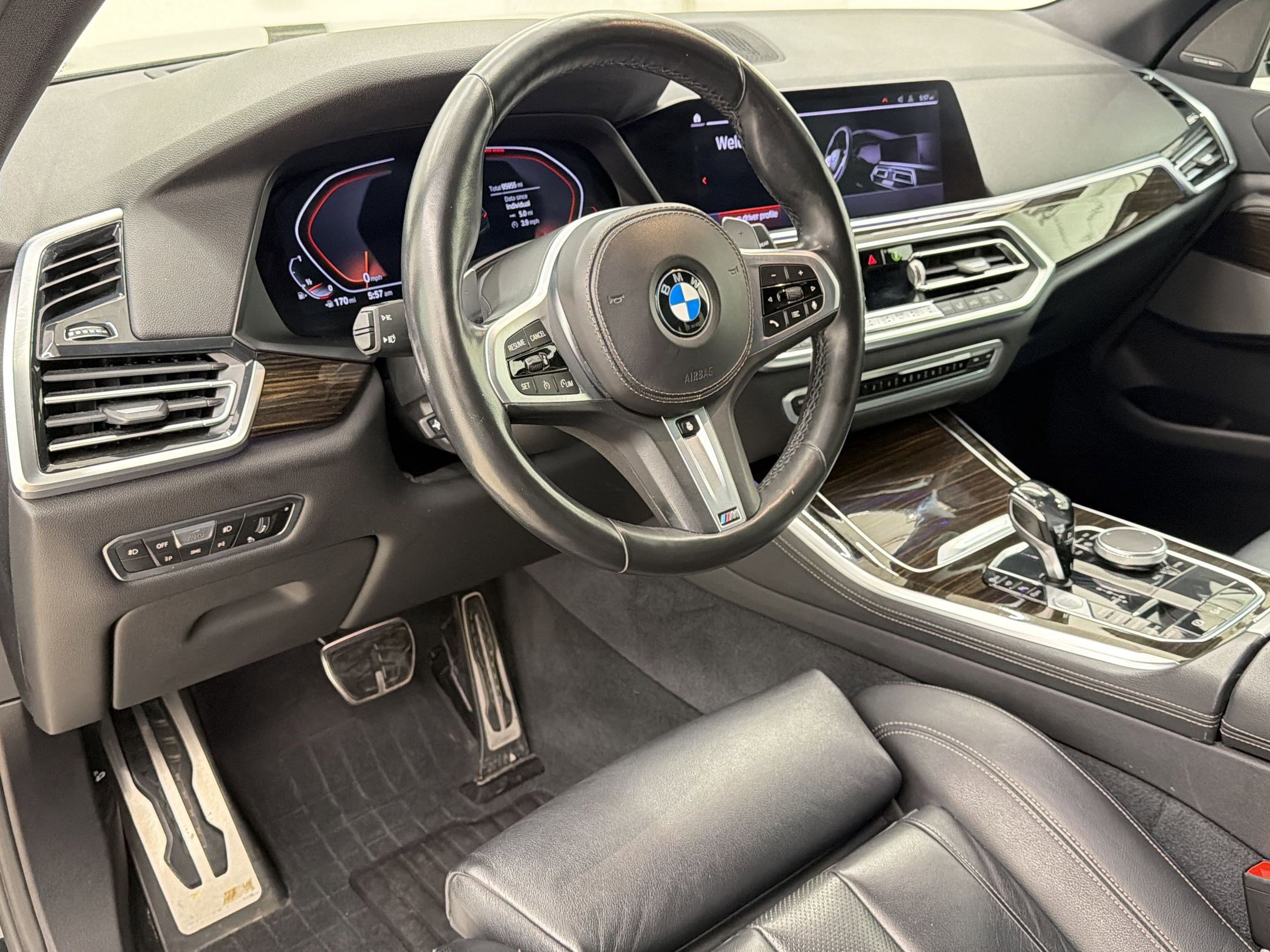 Used 2019 BMW X5 xDrive40i w/ M Sport Package AWD/4WD image 4