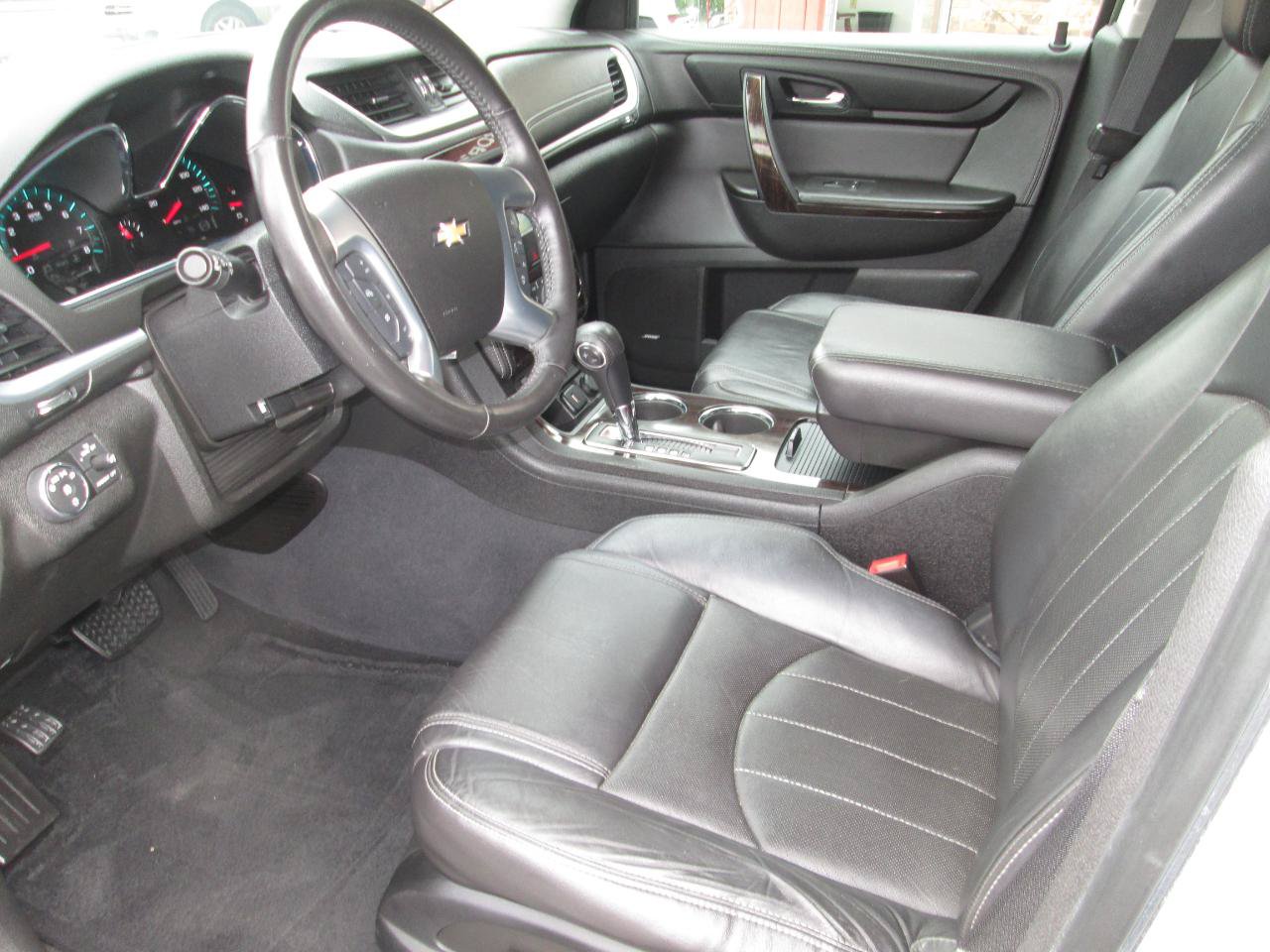 Used 2016 Chevrolet Traverse LTZ AWD/4WD image 3