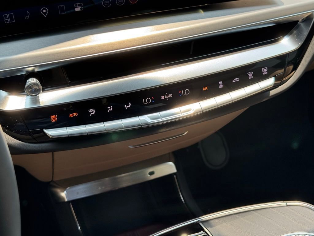 New 2025 Cadillac Lyriq Luxury image 33