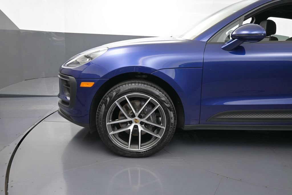 Certified 2026 Porsche Macan AWD/4WD image 12