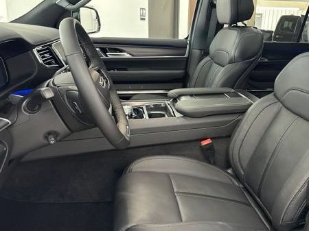 New 2026 Jeep Grand Wagoneer Summit AWD/4WD image 16
