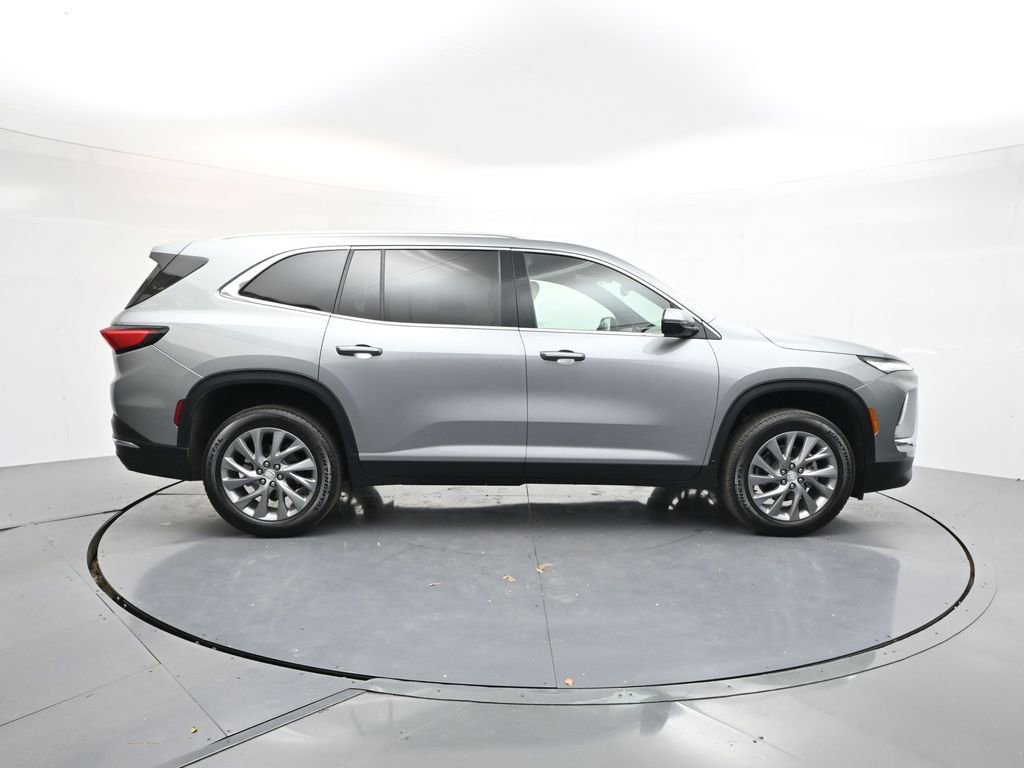 Used 2025 Buick Enclave Preferred image 8