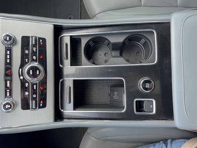 Used 2020 Lincoln Aviator Reserve w/ Class IV Trailer Tow Package RWD image 13