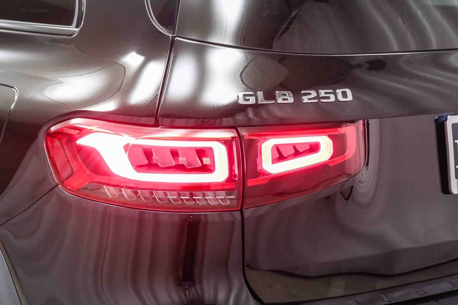 Certified 2023 Mercedes-Benz GLB 250 image 7