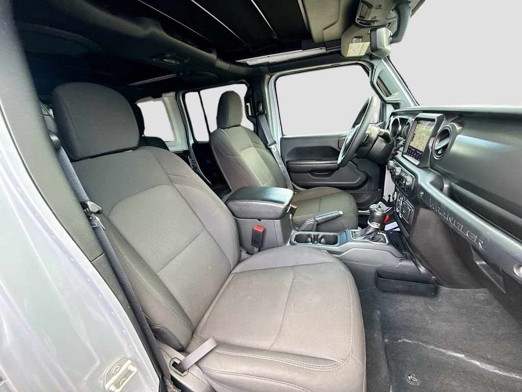 Used 2023 Jeep Wrangler Unlimited w/ Sun & Screen Package AWD/4WD image 32