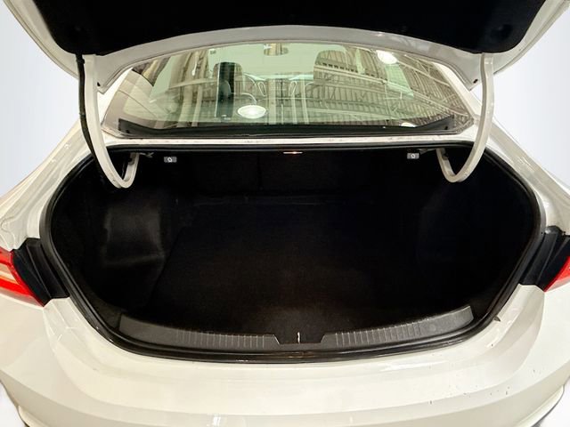 Used 2016 Chevrolet Malibu LT image 24