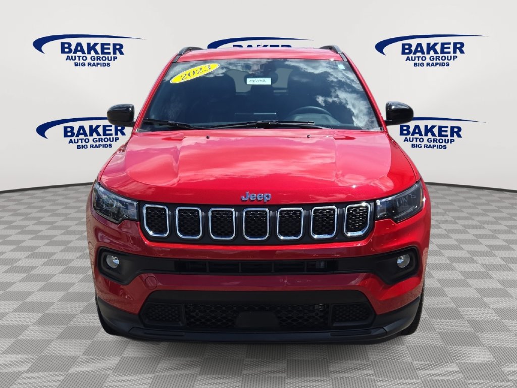 Used 2023 Jeep Compass Latitude AWD/4WD image 9